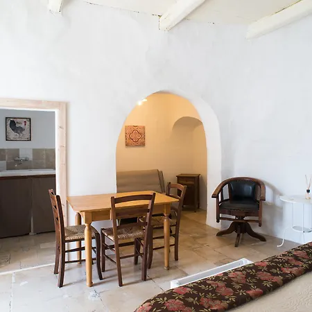 Lägenhetshotell Trullidea 4*